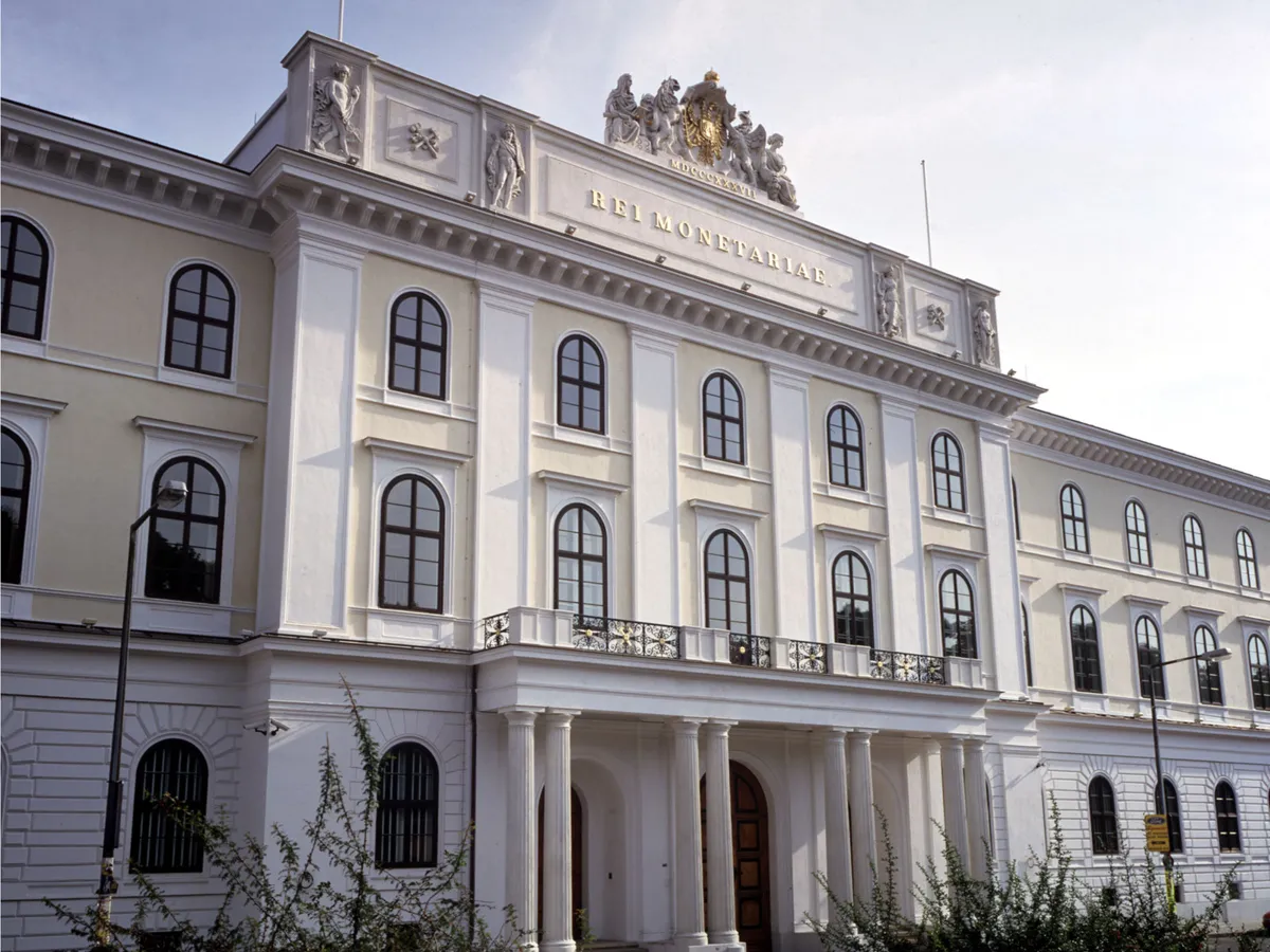 Vorderansicht des Gebäudes der Münze Österreich